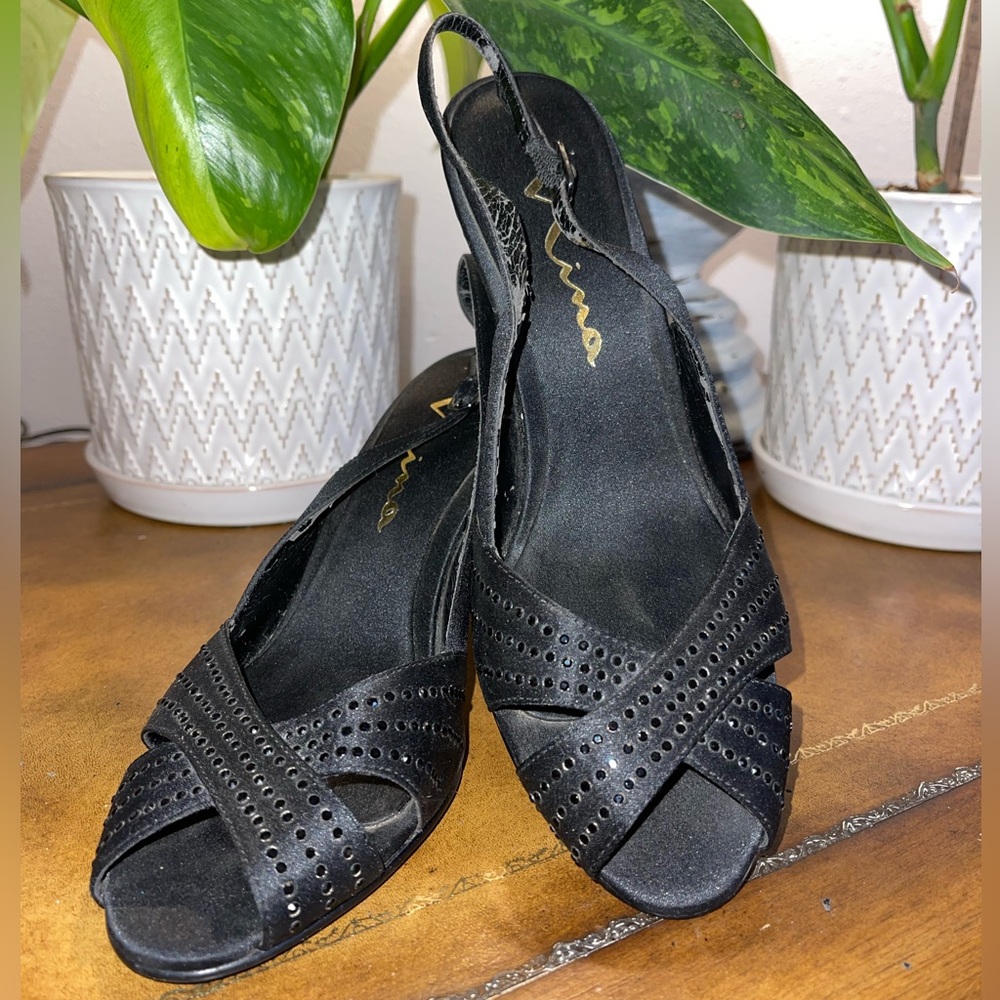 *BEAUTIFUL* (gently worn) Nina pump w/ 3” heel, European 36.5 (I wear 6.5 to 7)